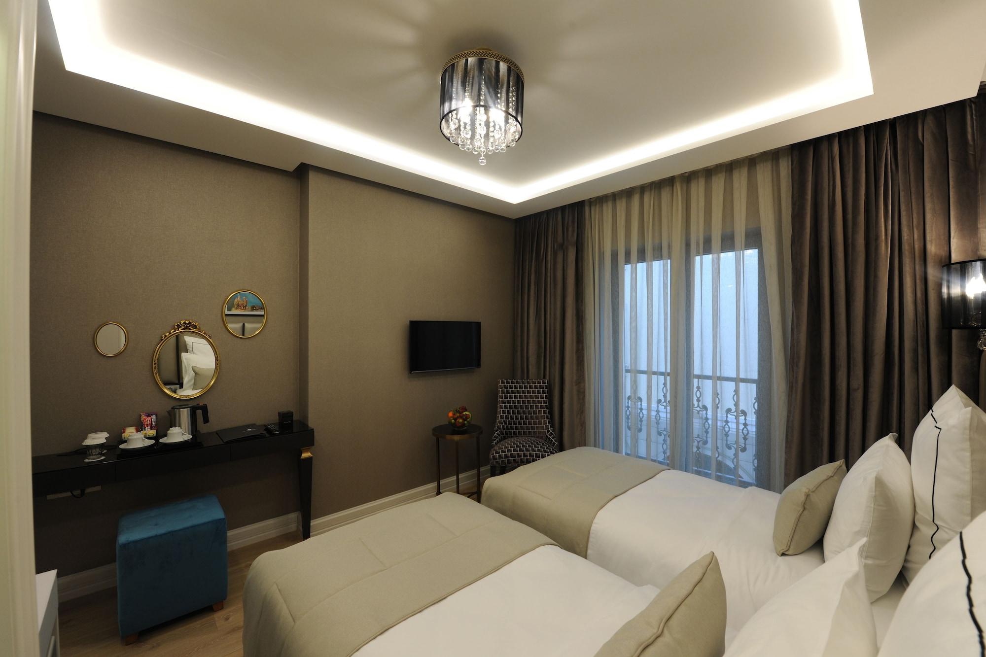 Le Petit Palace - Special Category Hotel 3*